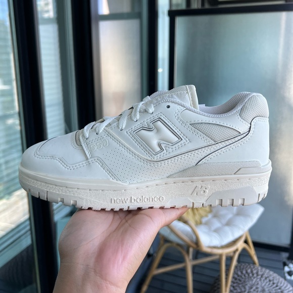 *Sold local* NEW BALANCE | 550’s in turtledove - Picture 4 of 4